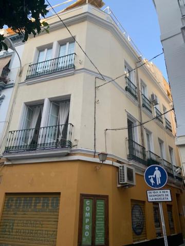 Apartamento Stunning Attic With Private Terrace And Parking Optional Sevilla Exterior foto