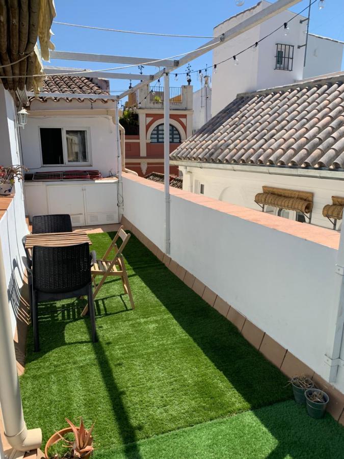 Apartamento Stunning Attic With Private Terrace And Parking Optional Sevilla Exterior foto