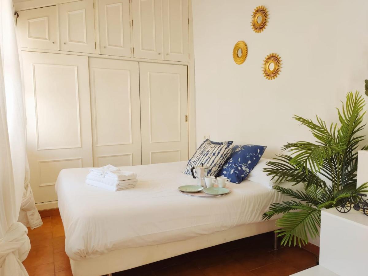 Apartamento Stunning Attic With Private Terrace And Parking Optional Sevilla Exterior foto