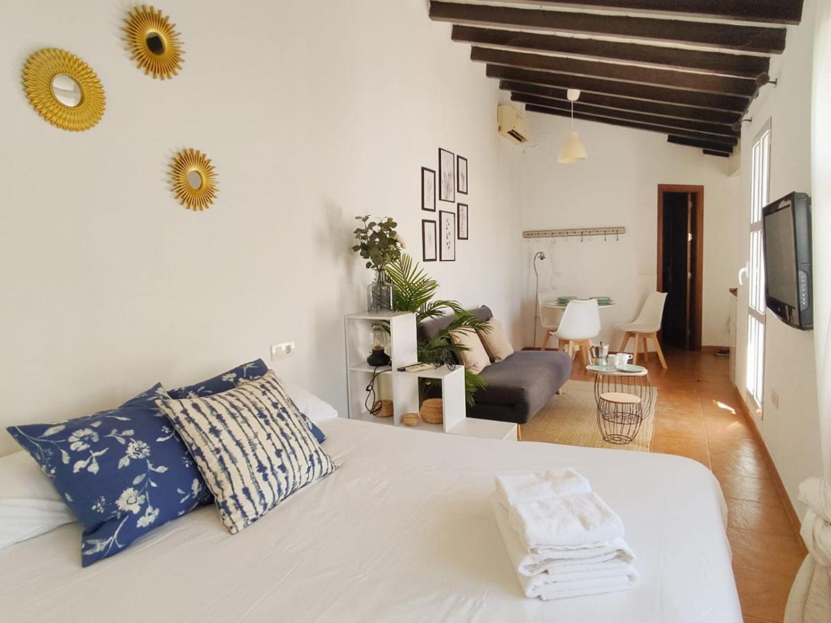 Apartamento Stunning Attic With Private Terrace And Parking Optional Sevilla Exterior foto